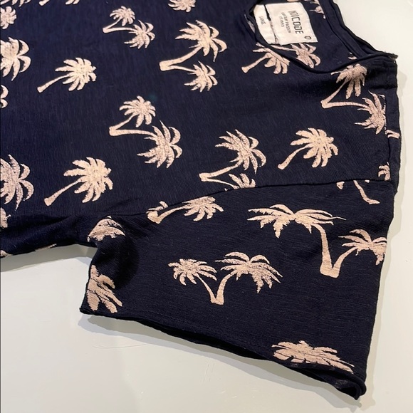 Palm Tree Print T-Shirt - Picture 4 of 8